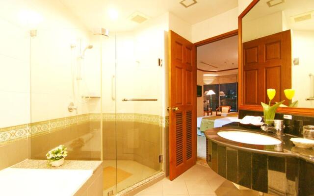 Grand Diamond Suites Hotel