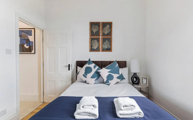 City Apartment - Sleeps 4 & Free Parking