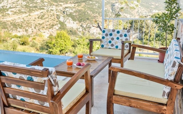 Villa Tepes by Akdenizvillam