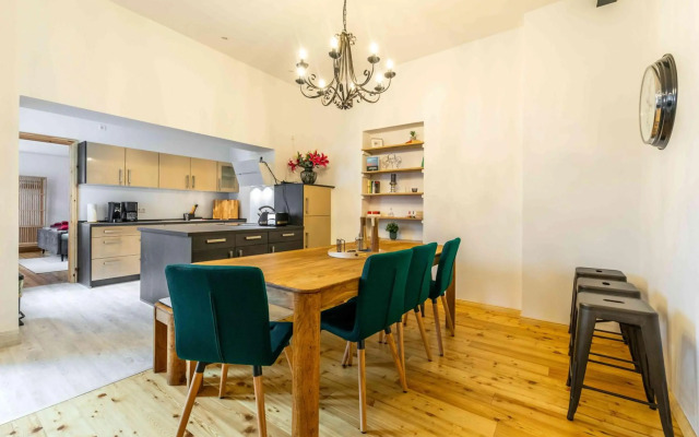 Großer Terrassentraum in Klein Venedig