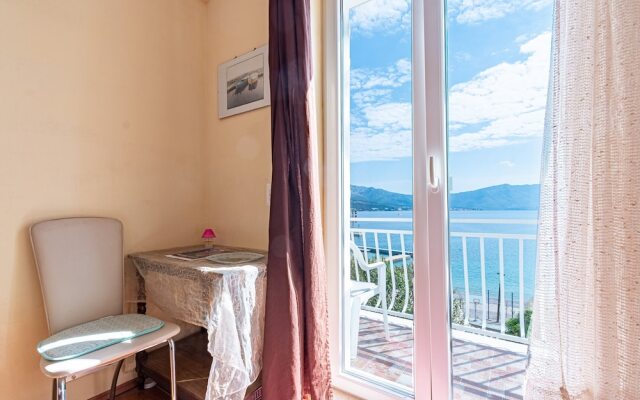 S1 - Studio Just 50m From the Beach With sea View