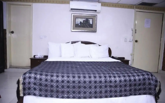 Mars Hotel Lahore