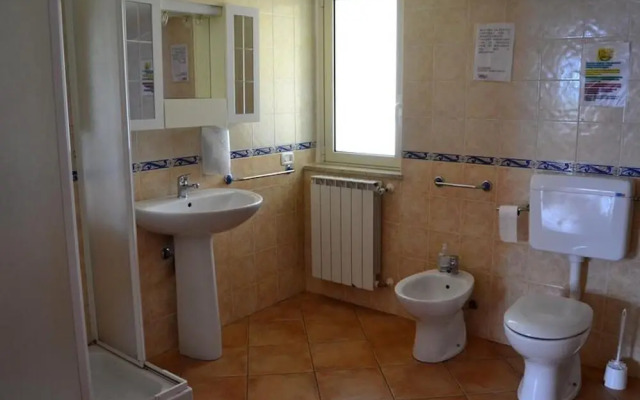 Yellow Room - B b S Elia