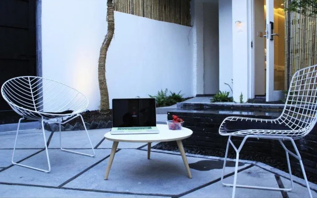 Xitang · J Romantic Riverside Homestay (Xitang Ancient Town)