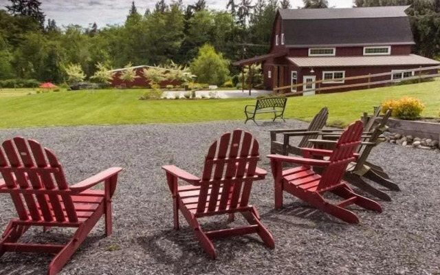 Dancing Fish Farm LLC