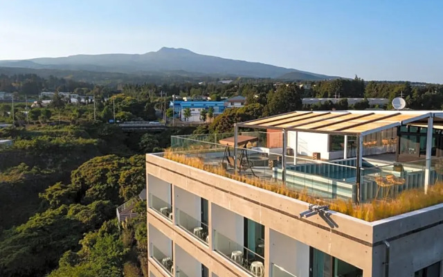 Jeju BunkerHotel&Resort