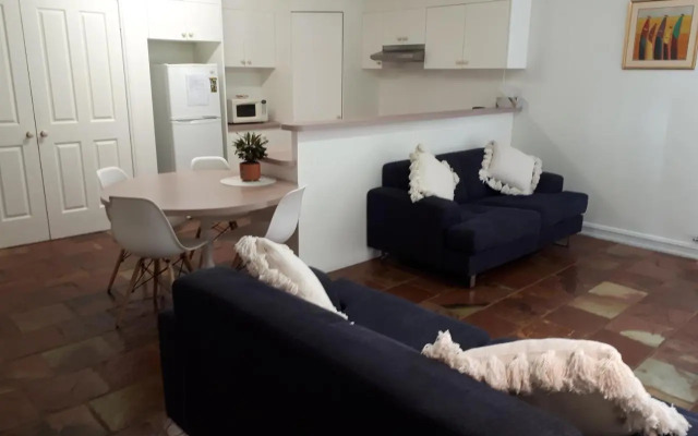Roshnier Apartment