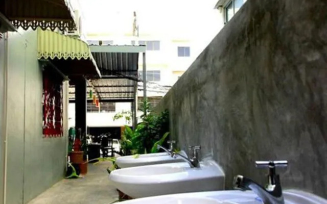 I Hostel