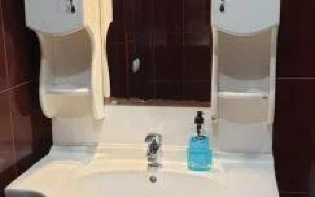 2 BR Dream House Near Liberty Square