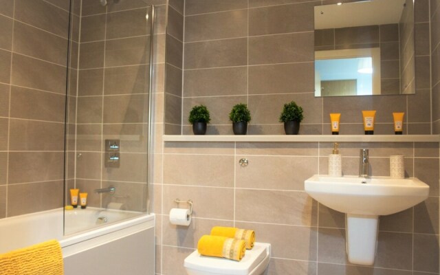 Beautiful 3 Bed Apartment in Media City