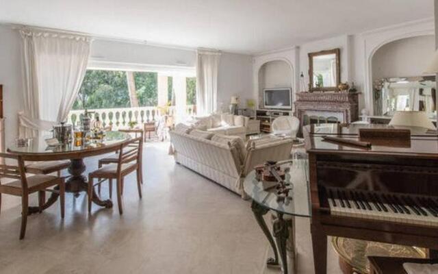 Juan Les Pins Near Cannes Beaches 1820 Guests