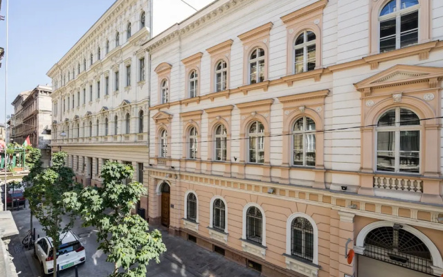 Real Apartments Vadasz