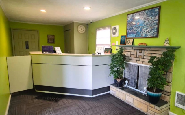 Economy Inn Cadillac MI by Hotel O