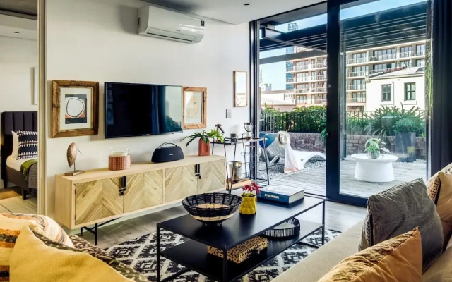 Contemporary Charming Apartment The Urban Edge