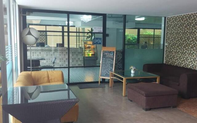 Greenview Ekkamai10 Residence