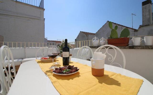 Palazzo de Amico -Typical Terrace House