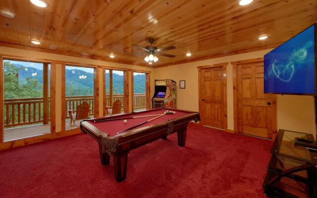 Paradise Point Pool Lodge