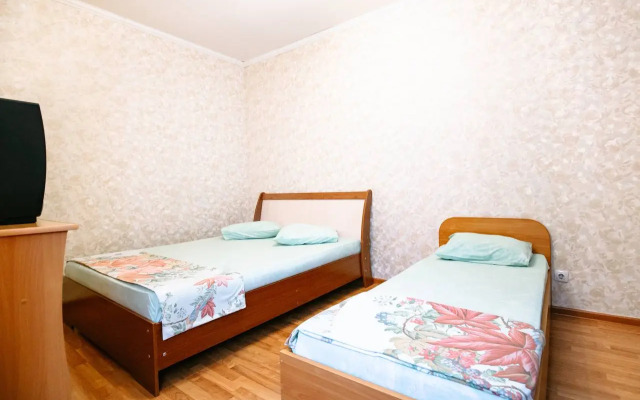 Vesennjaja 6 Trehkomnatnye apartamenty rjadom s Naberezhnoj