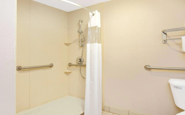 Red Roof Inn Bordentown - McGuire AFB