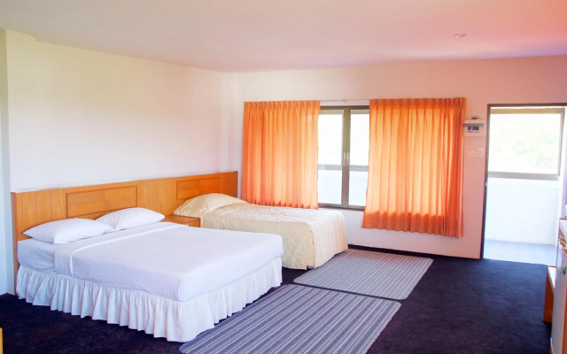 Sichang Shine Khao Resort