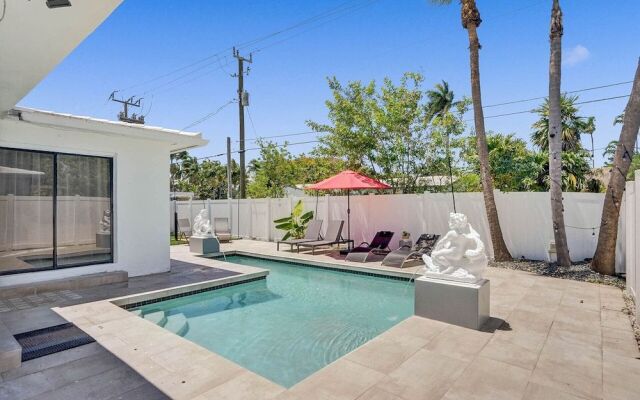 Heated Private Pool 4Br Modern Home