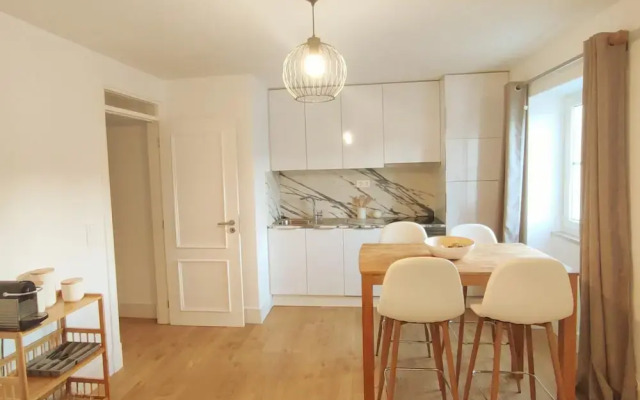 Lisbon Skyline Apartment by Misha s Place 5E