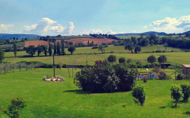 Modern Farmhouse in San Gemini With Swimming Pool
