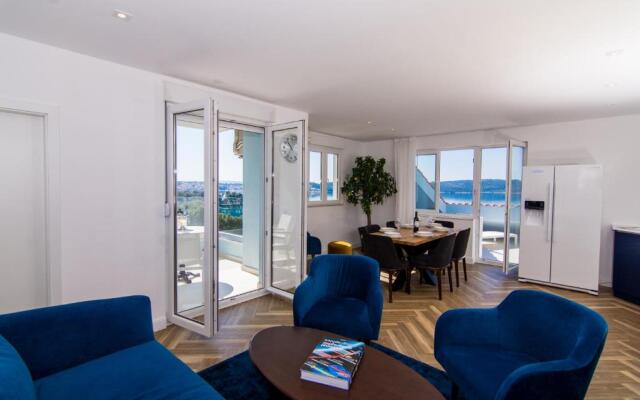 Seafront Luxury Apartments Fun
