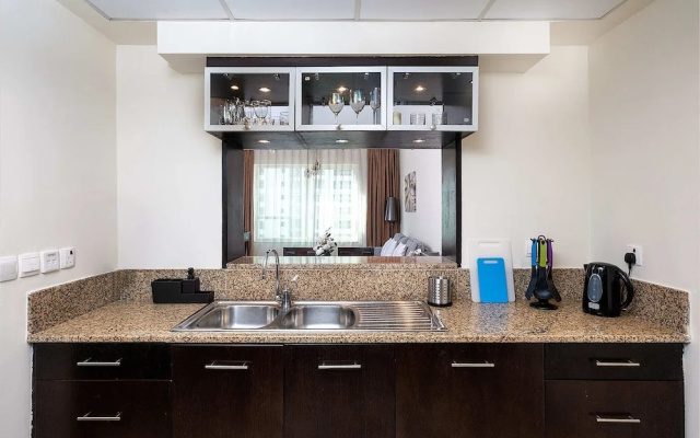Premium stay at Marina Quay West