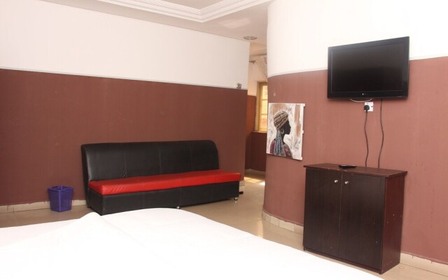 Peak Pleasure Hotel