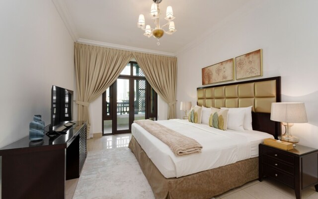 Maison Privee - Tasteful Apt cls to Burj Khalifa & Dubai Mall