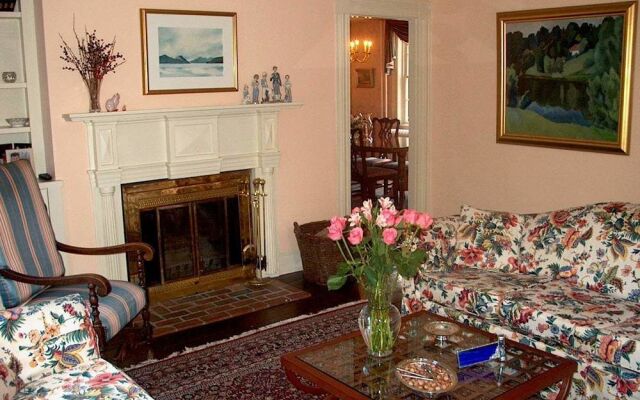 The Charleston House Bed & Breakfast