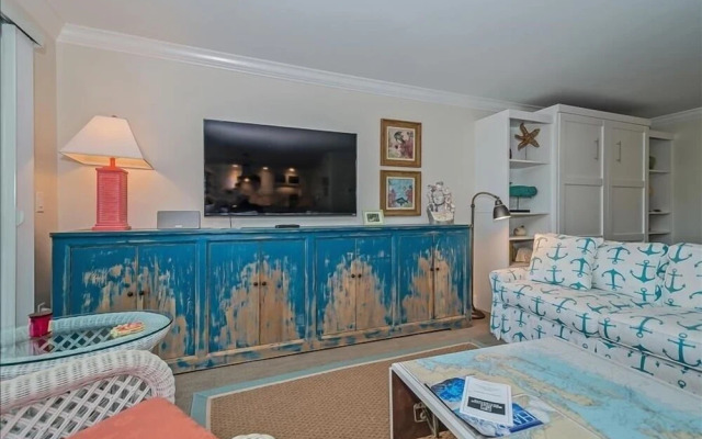 Sea Oats 232 2 Bedroom Condo by RedAwning