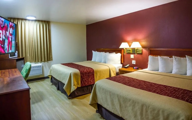 Red Roof Inn & Suites Piqua