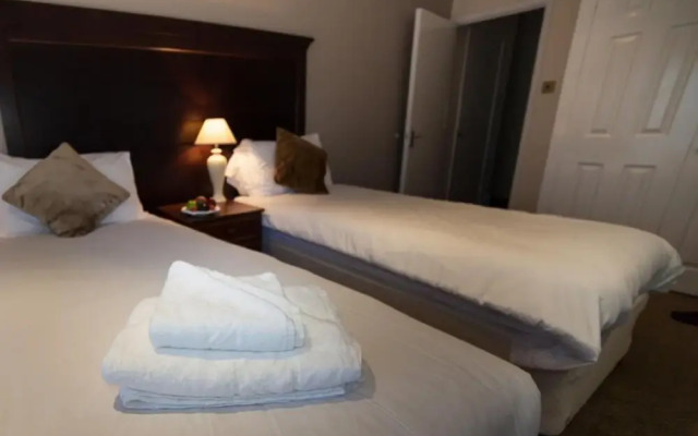 Warren Lodge Hotel