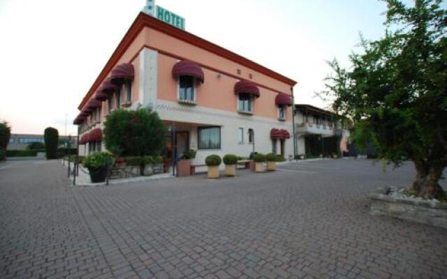 Hotel Lenotel