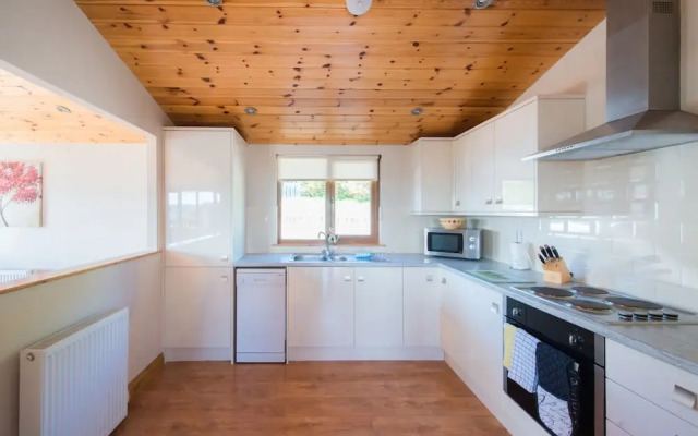 Kingfisher Lodge With Hot Tub Near Cupar, Fife