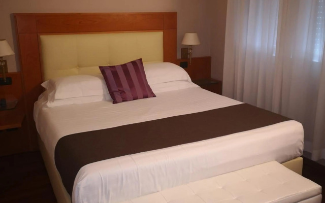 Hotel Clarin 14 by Dori