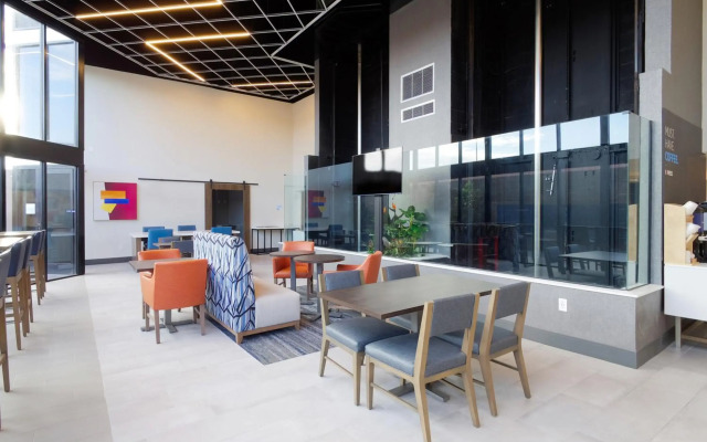 Holiday Inn Express & Suites Phoenix - Tempe by IHG