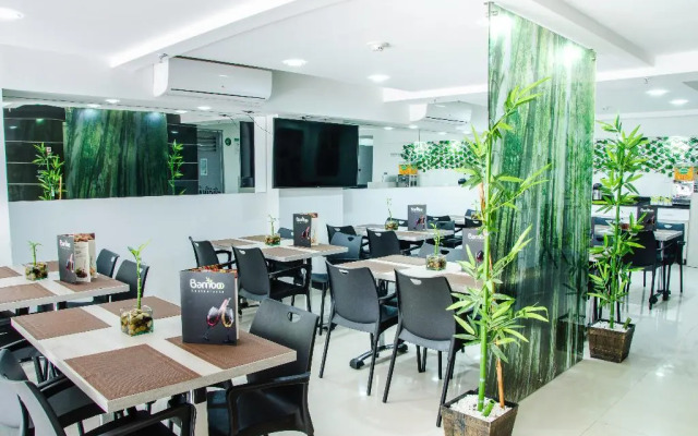 Hotel Laureles Plaza