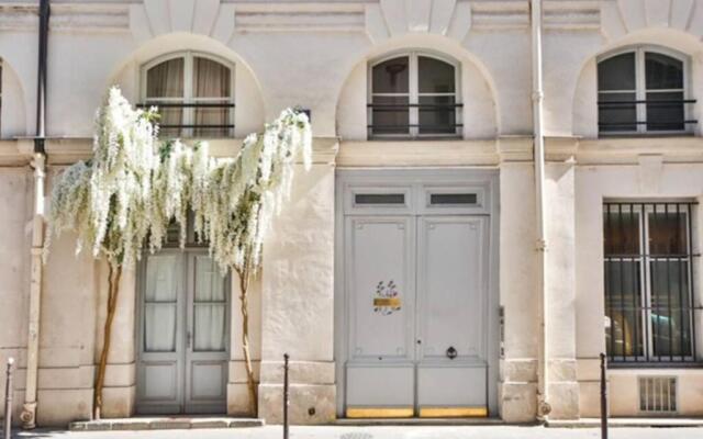 Amazing&Typical Parisian! view on Palais Royal-2P