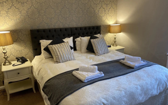 Royal Oak Inn