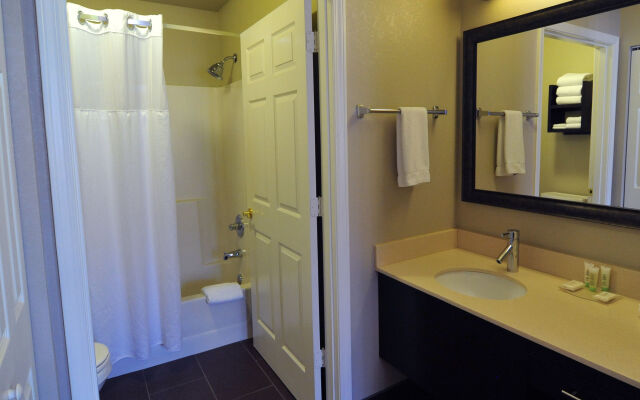 Staybridge Suites Chicago-Oakbrook Terrace, an IHG Hotel