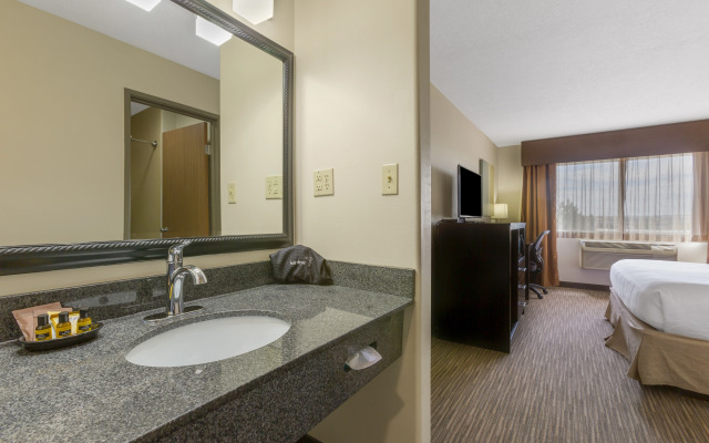 Best Western Plus The Four Corners Inn