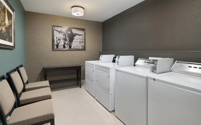 Best Western Plus Frontier Inn