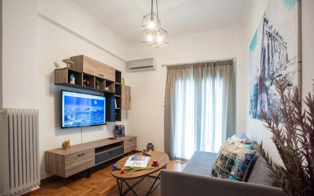 Blue Ark Comfort near Acropolis