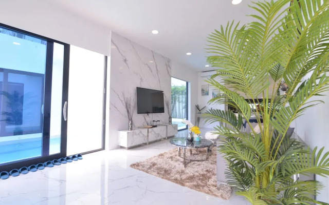 Villa with Shared Pool in Central Pattaya - Palmc16