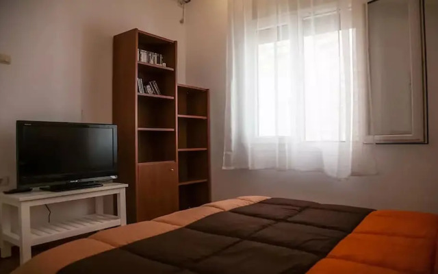 Acropolis detached house