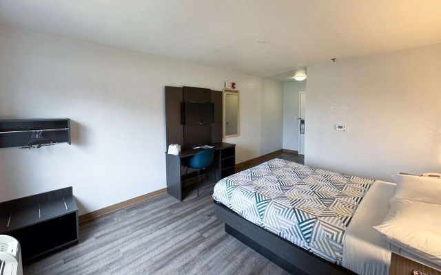 Motel 6 Glenview, IL - Chicago North