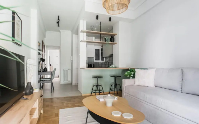 Dazzling 1BR Apartment in Koukaki